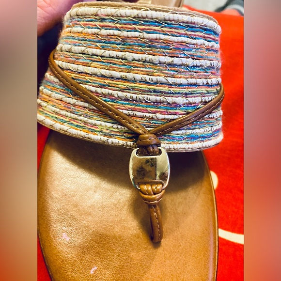 Italian Shoe Makers Soft Brown Leather Sandals Woven Metallic Rainbow Thong 9.5 - Picture 14 of 16